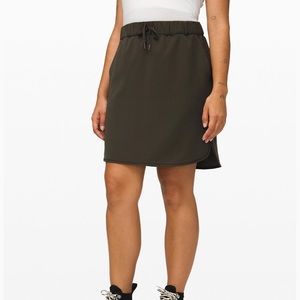 Lululemon On The Fly skirt